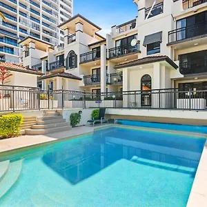 Island Aparthotel Gold Coast