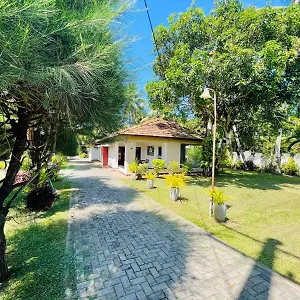  Gasthof The Beez Sri Lanka