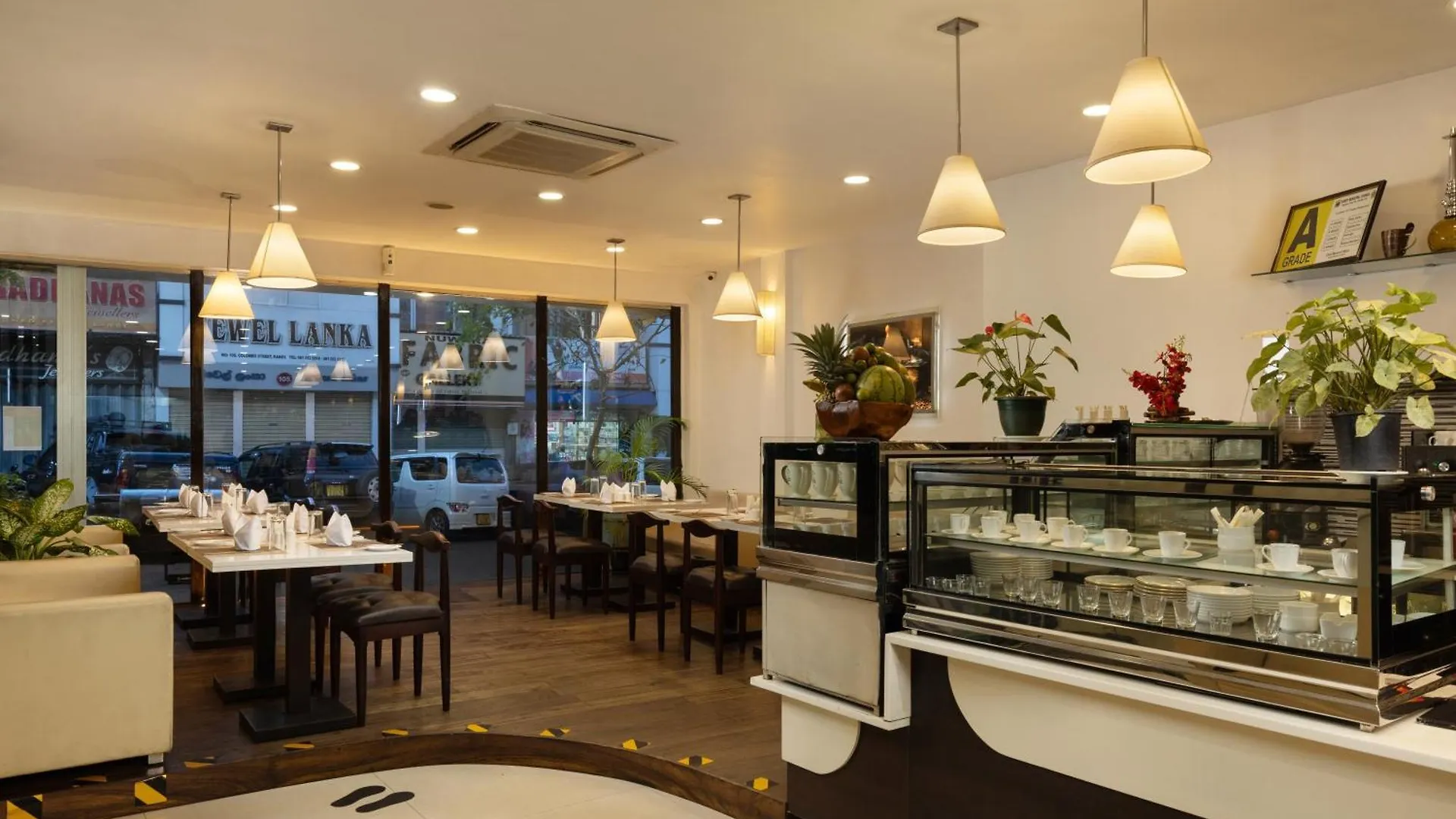 Cafe Aroma Inn Kandy Hotel