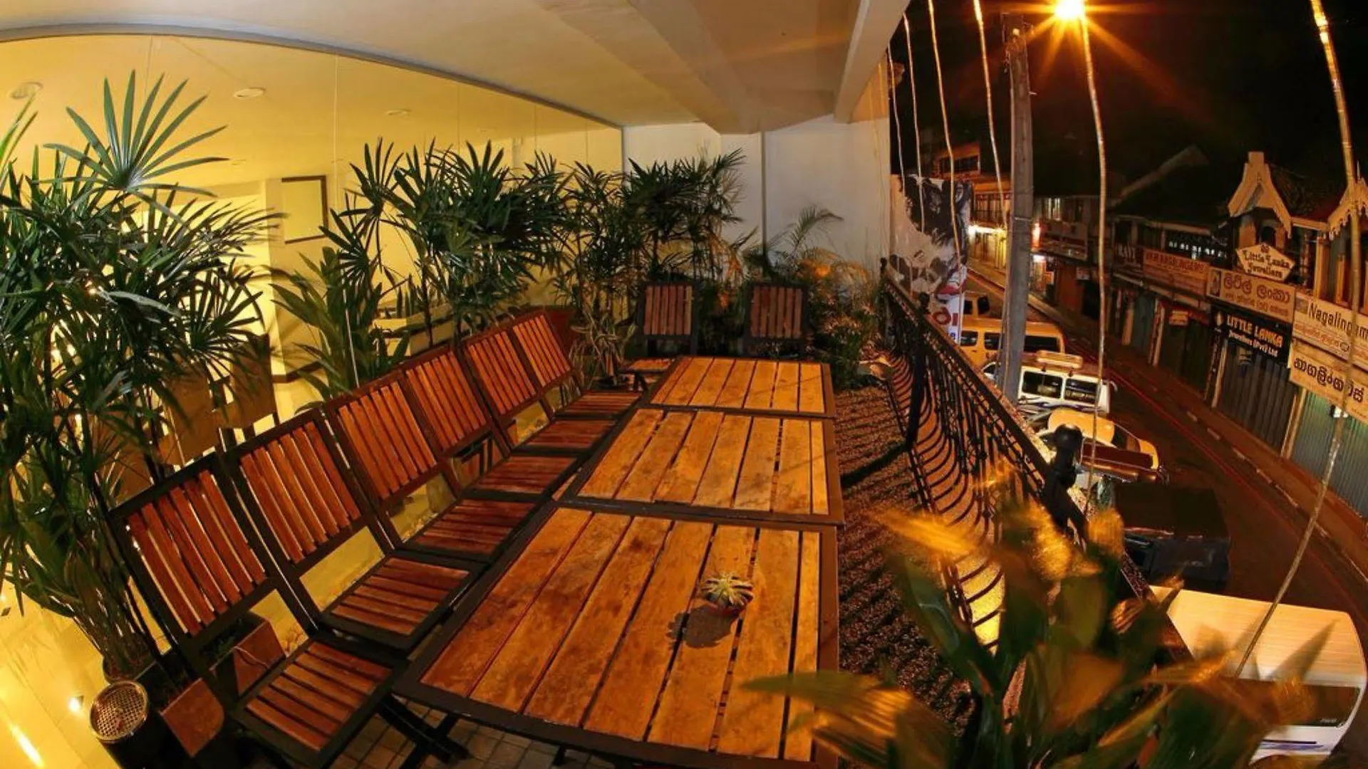 Cafe Aroma Inn Kandy Sri Lanka